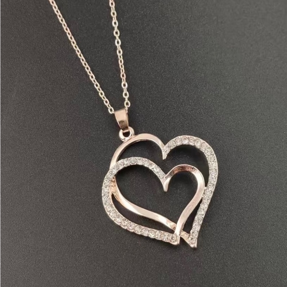 Heart pendant necklace